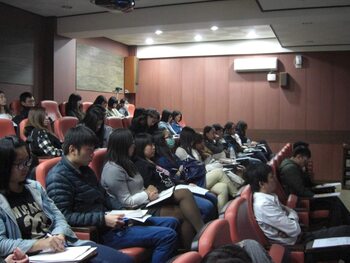 104-1學期「國際人權與台灣原住民族」多元國際人才培育講座圖片