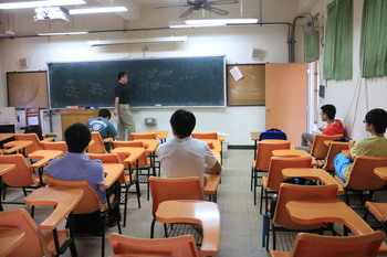 102-2學期微積分教師課業輔導圖片