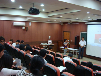 100-2美學與創意教學課程觀摩分享系列講座-邀請林清源教授蒞臨演講圖片